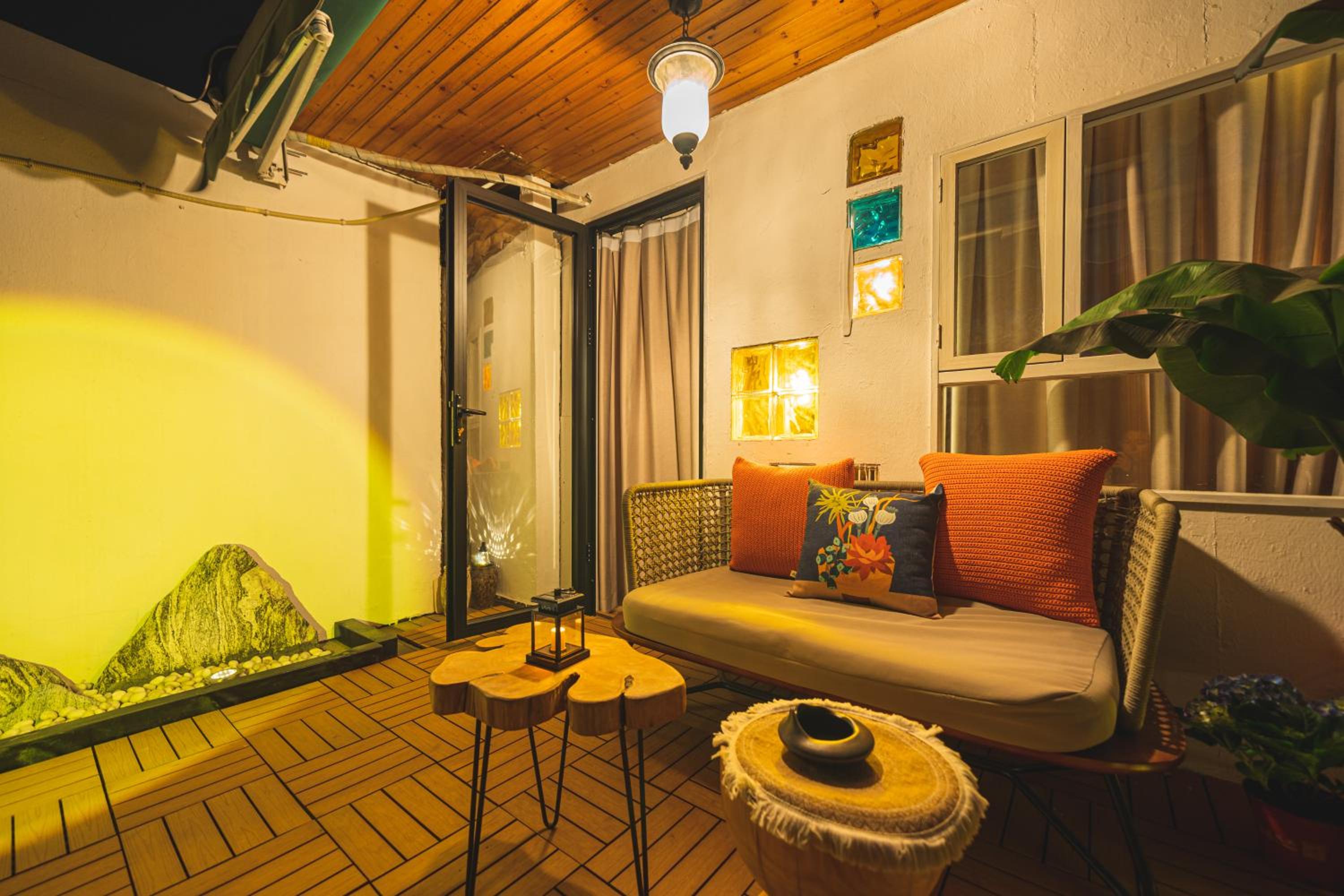 Shanghai River View Villa