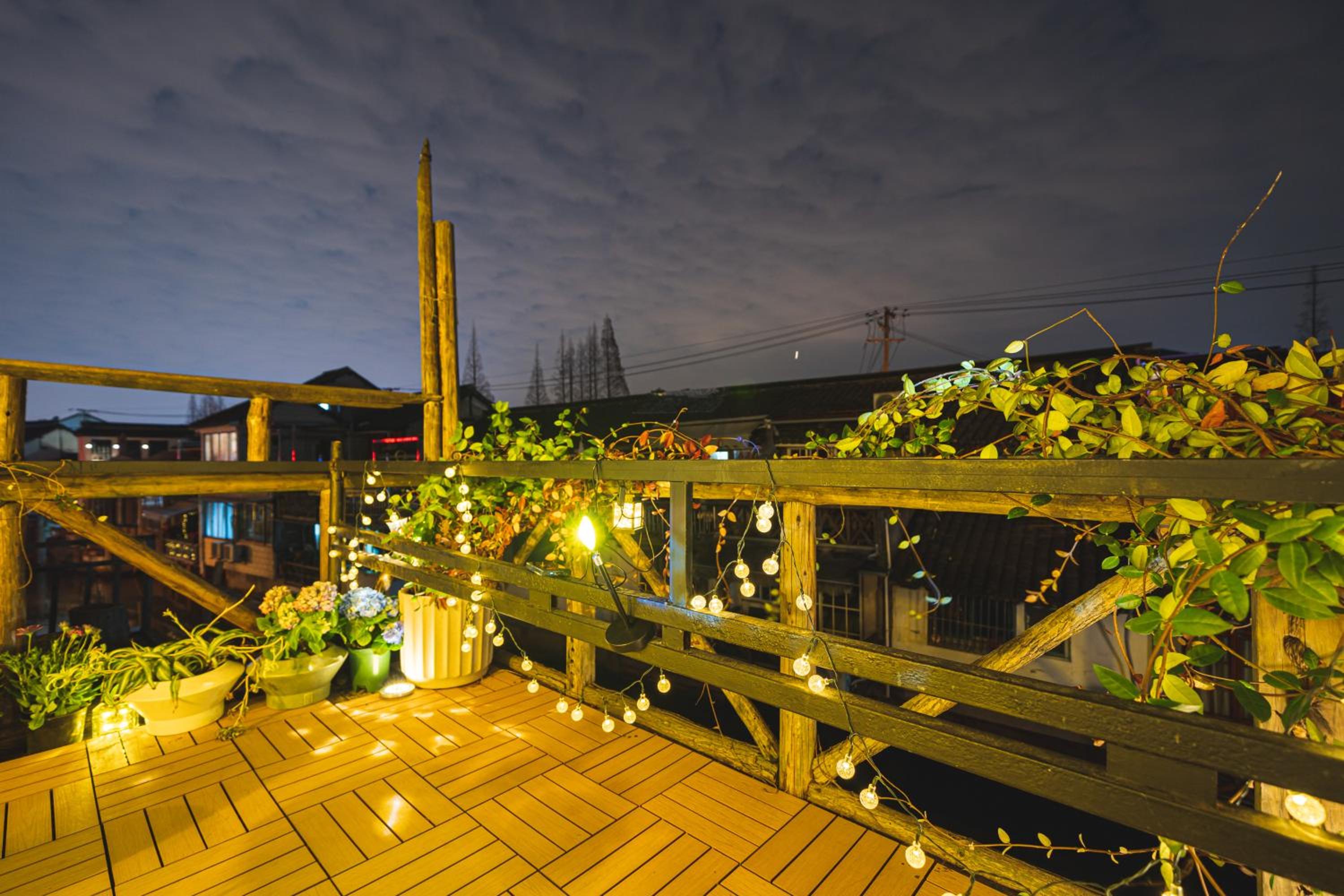 Shanghai River View Villa