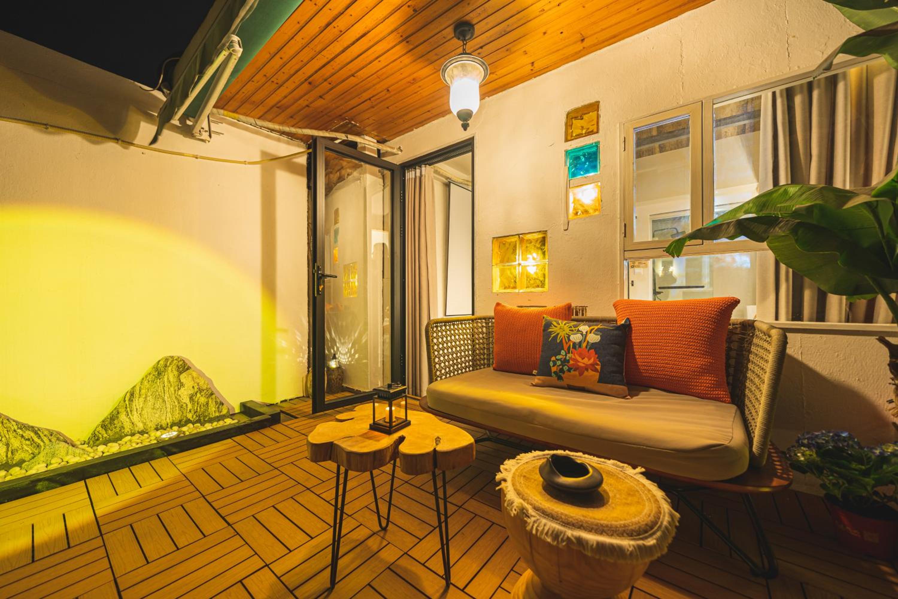 Shanghai River View Villa