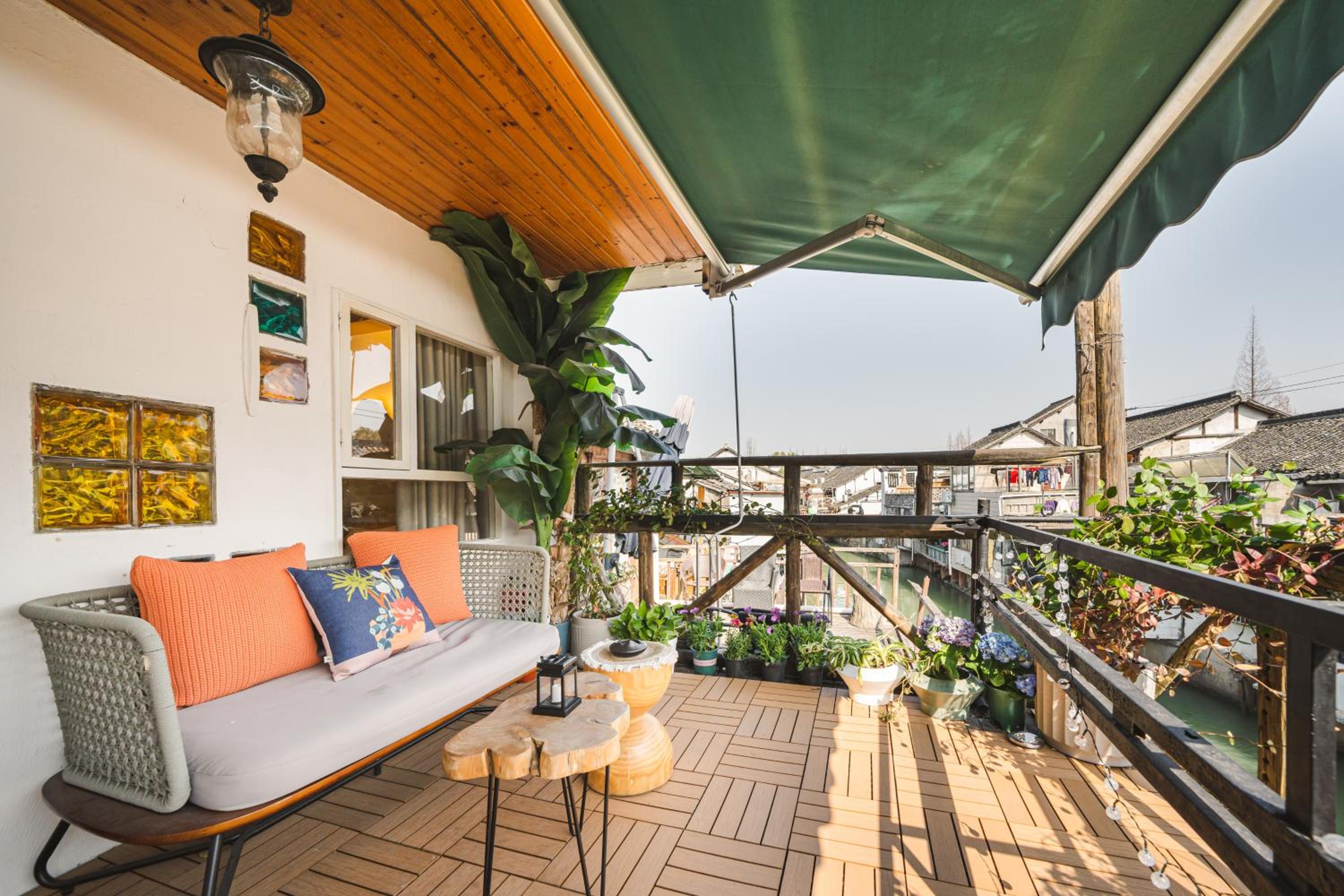 Shanghai River View Villa