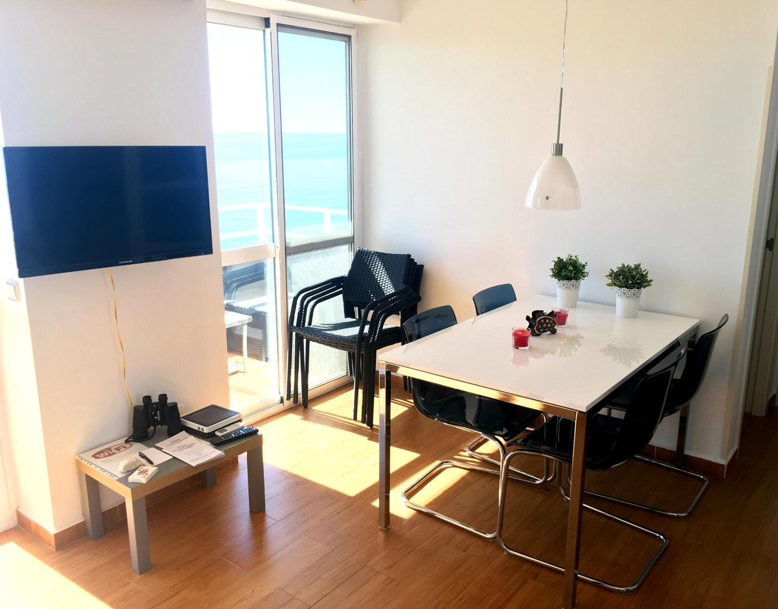 Deluxe penthouse with sea views near Puerto Marina