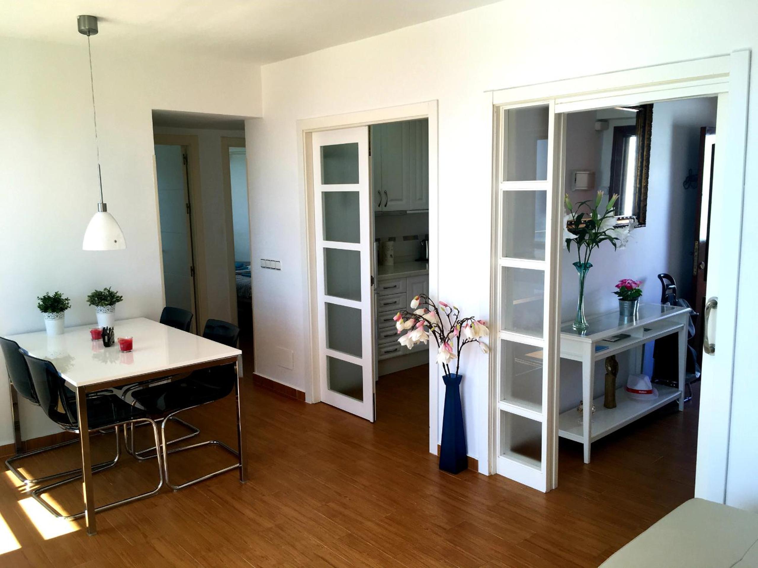 Deluxe penthouse with sea views near Puerto Marina