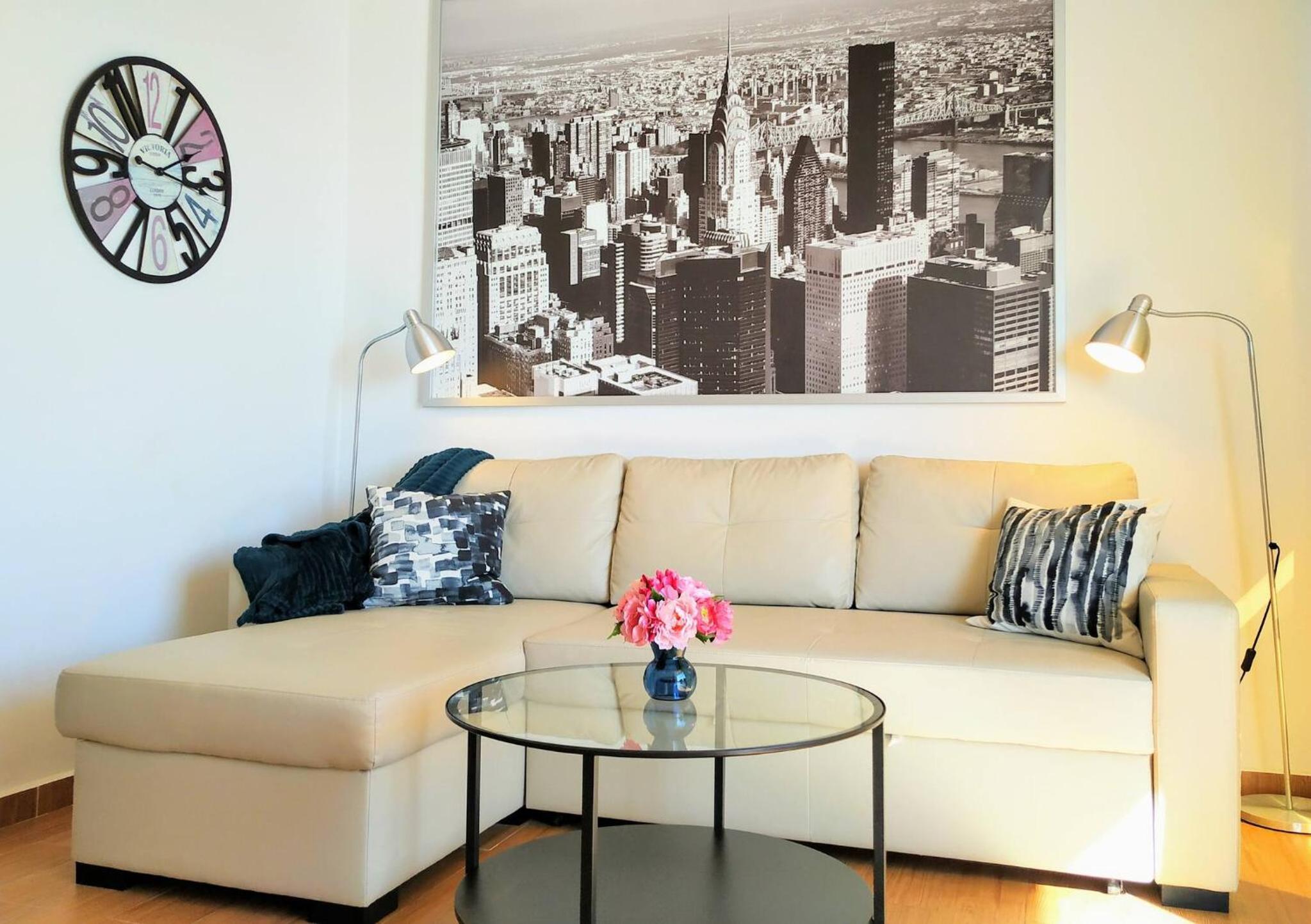 Deluxe penthouse with sea views near Puerto Marina