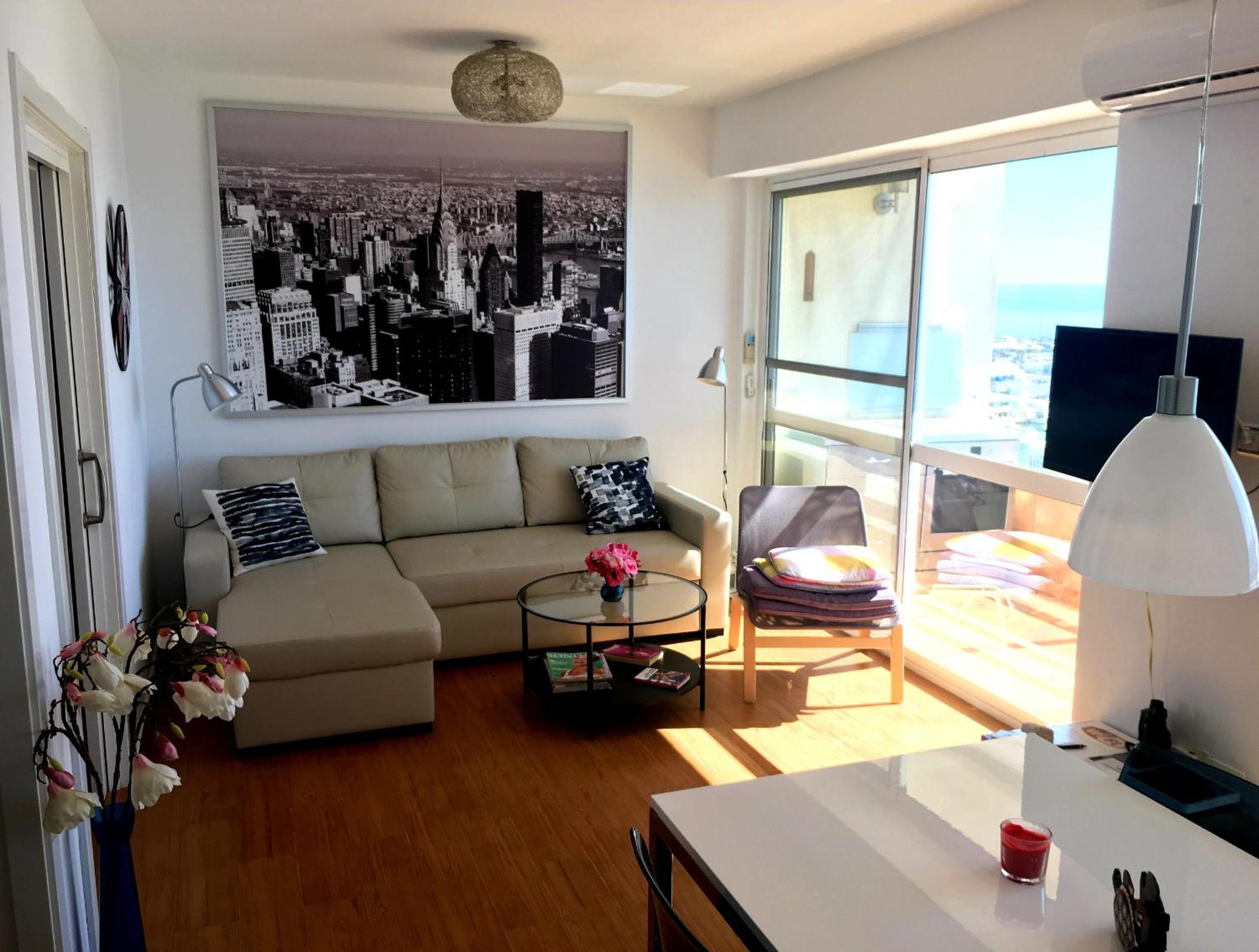 Deluxe penthouse with sea views near Puerto Marina