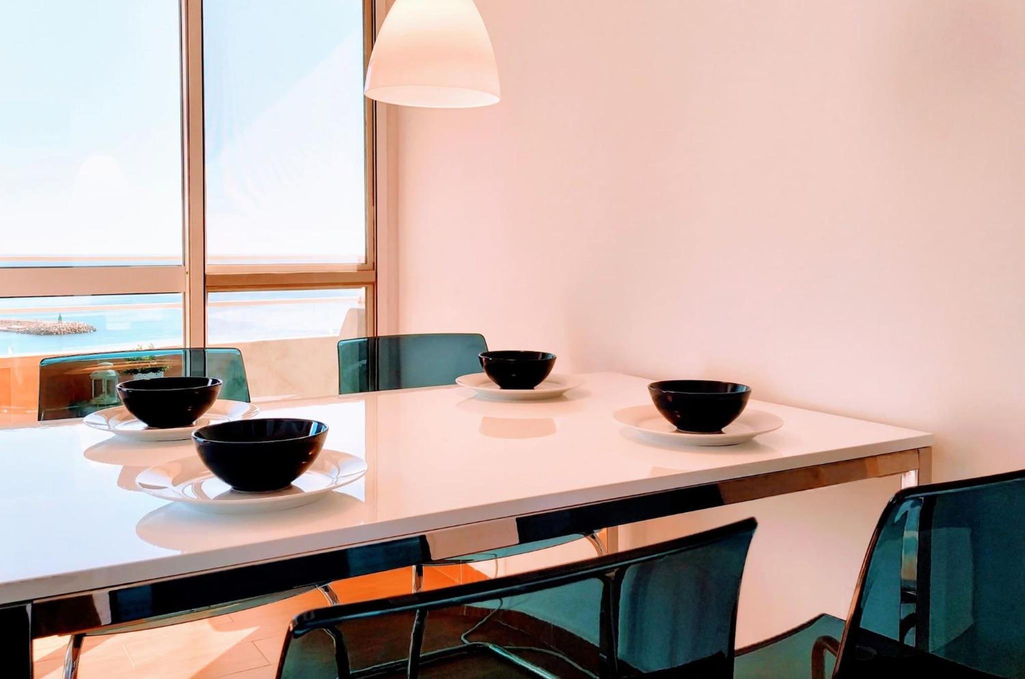Deluxe penthouse with sea views near Puerto Marina
