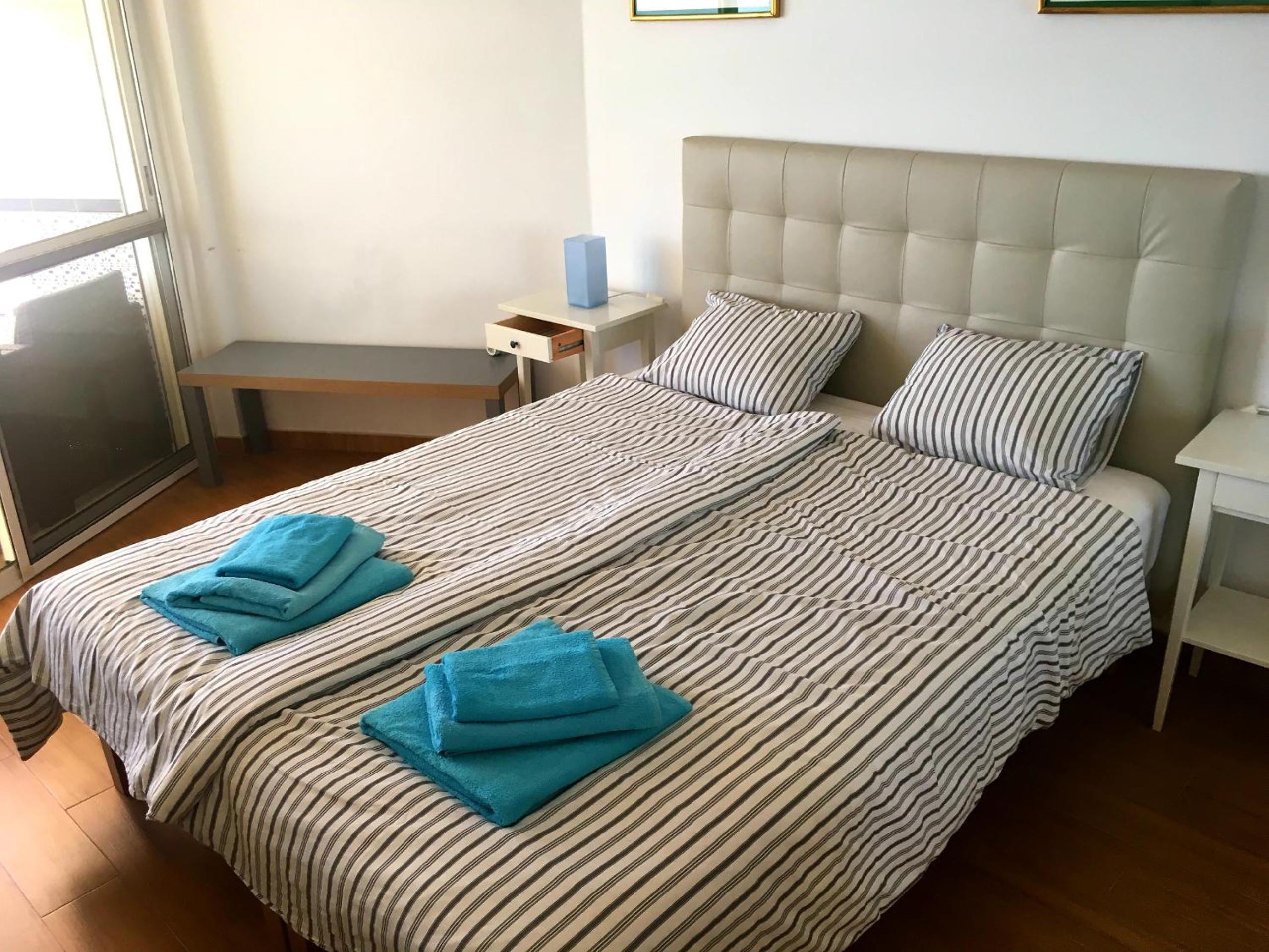 Deluxe penthouse with sea views near Puerto Marina