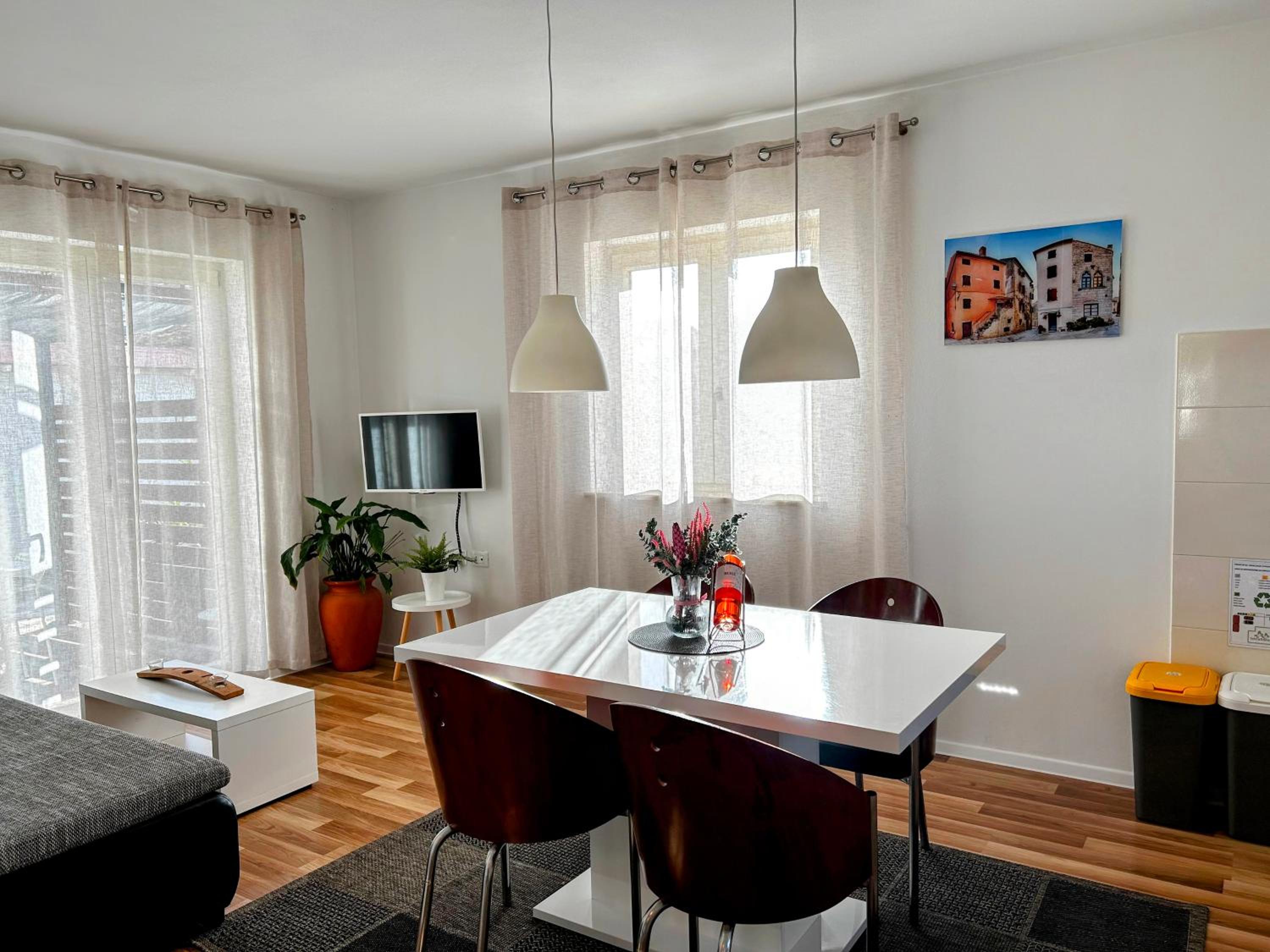 Rooms and Apartments IstraSoley