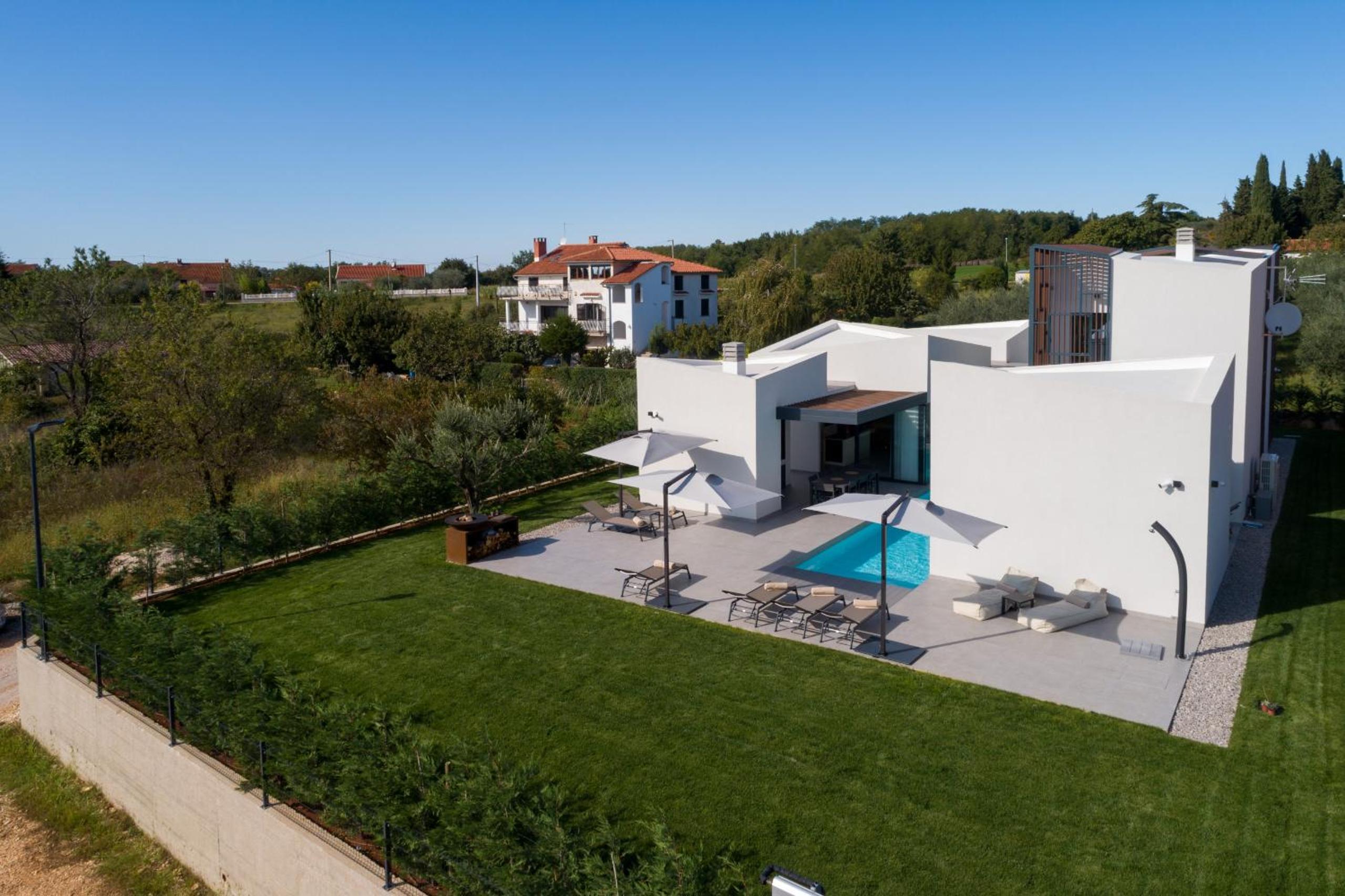 Modern villa Ruzic with pool near Porec