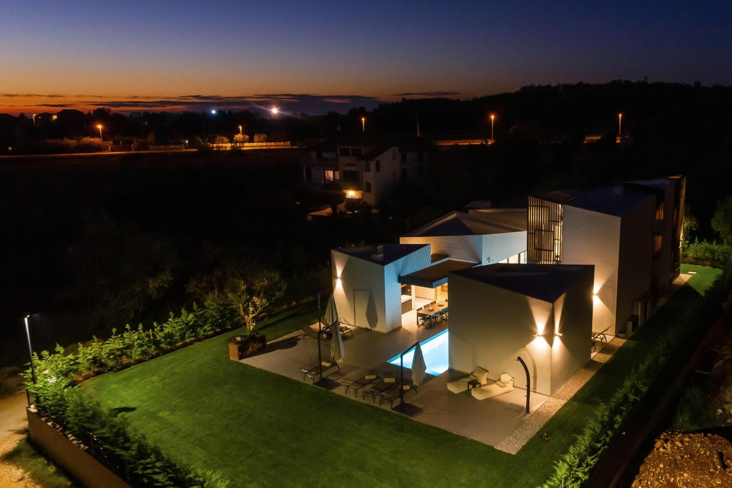 Modern villa Ruzic with pool near Porec