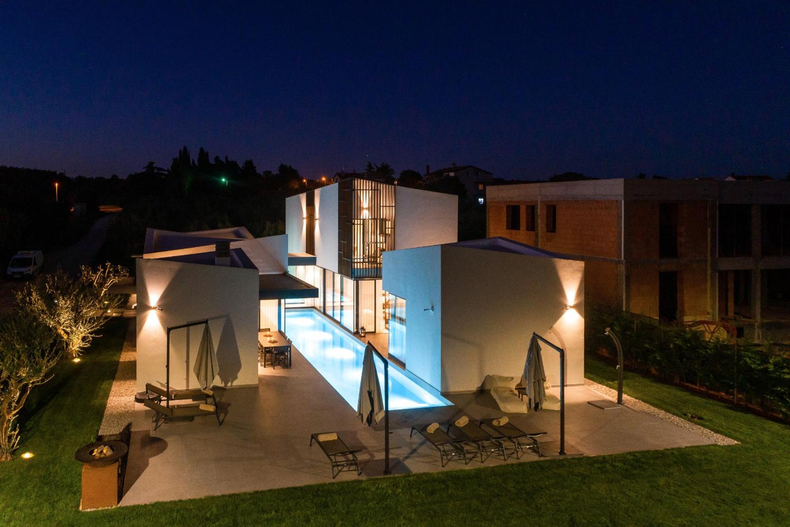 Modern villa Ruzic with pool near Porec