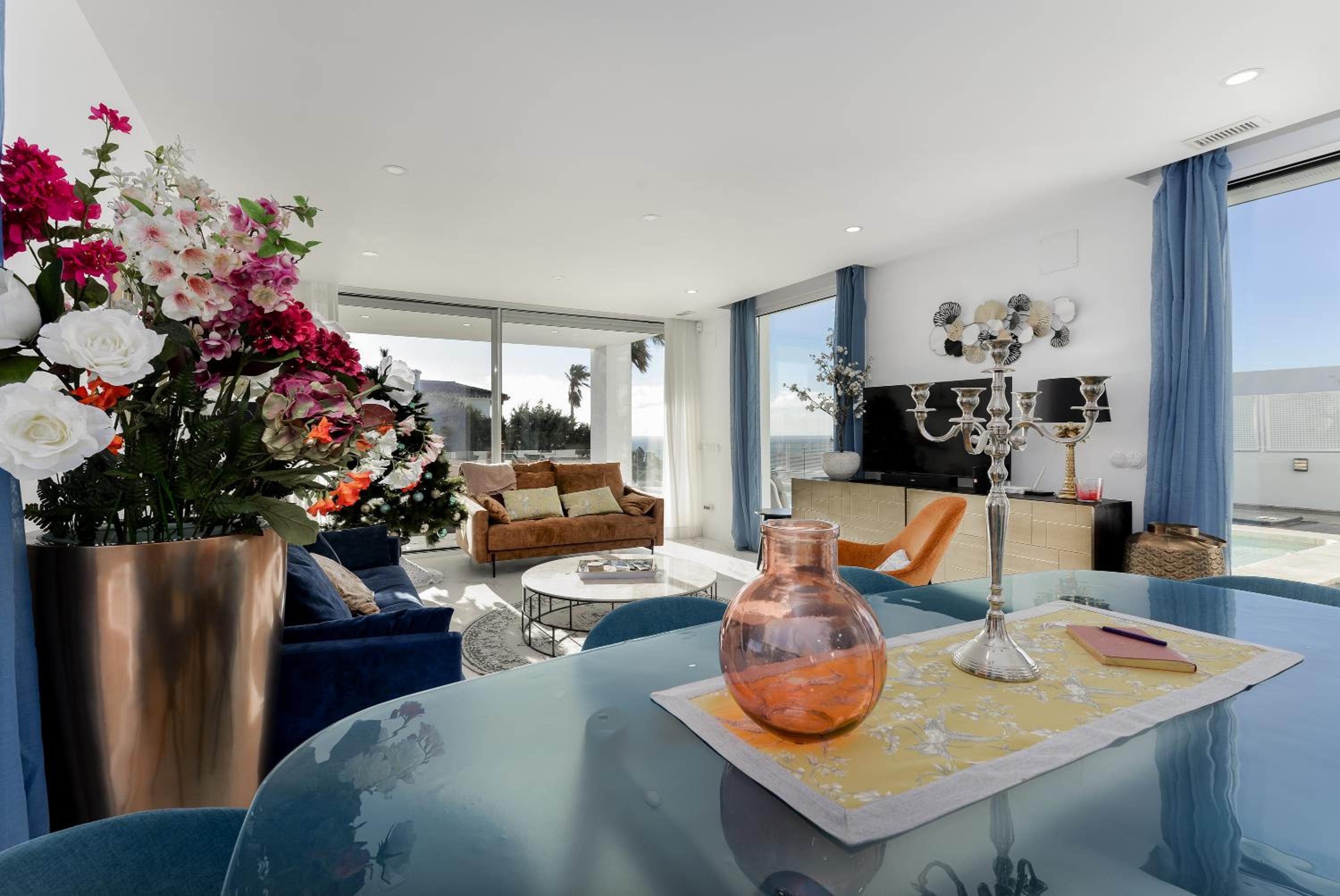 luxurious villa MOGA overlooking the sea and Gibraltar