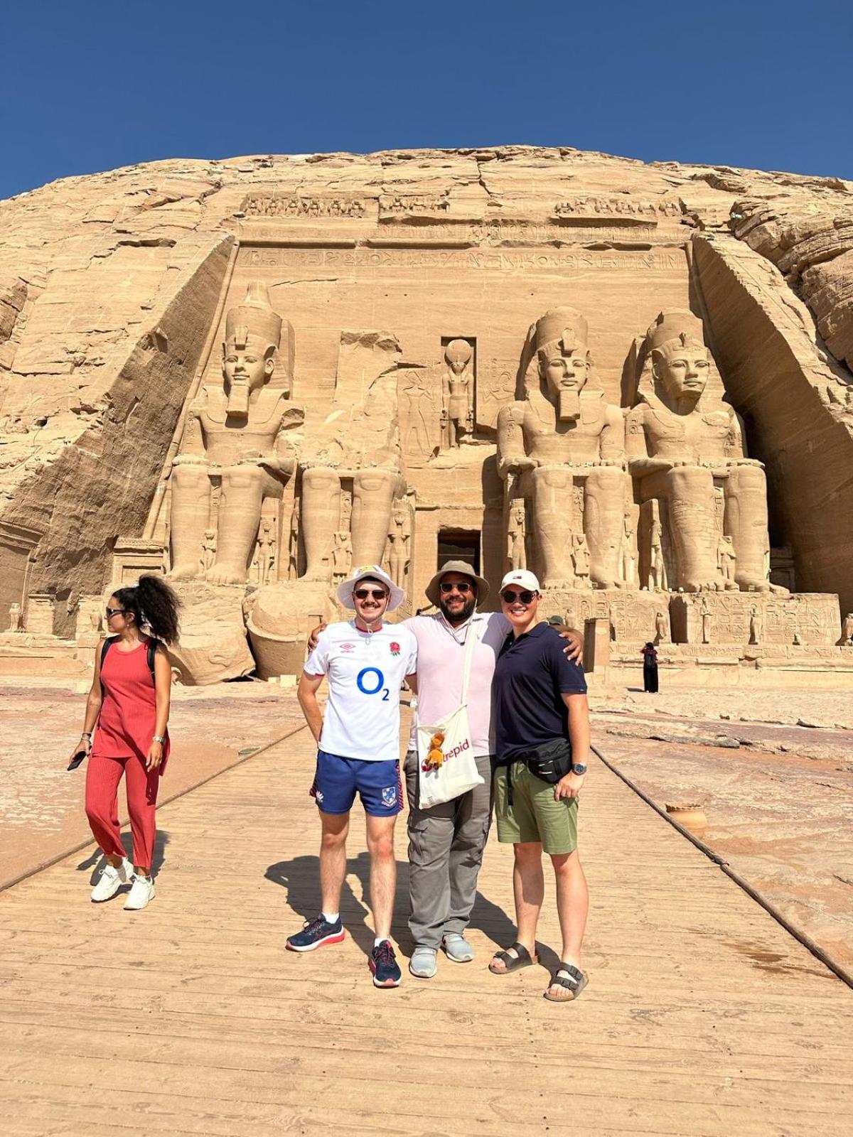Egyptus Pyramids Inn
