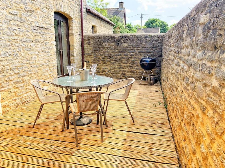 Spacious Cotswolds Barn - 4 Bedrooms, Perfect for Families view 5