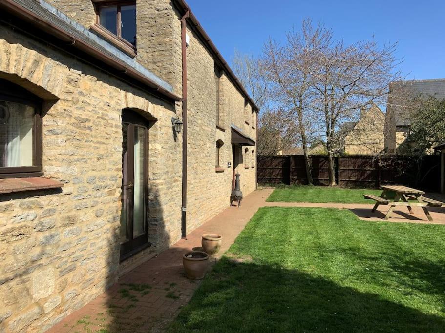 Spacious Cotswolds Barn - 4 Bedrooms, Perfect for Families view 3