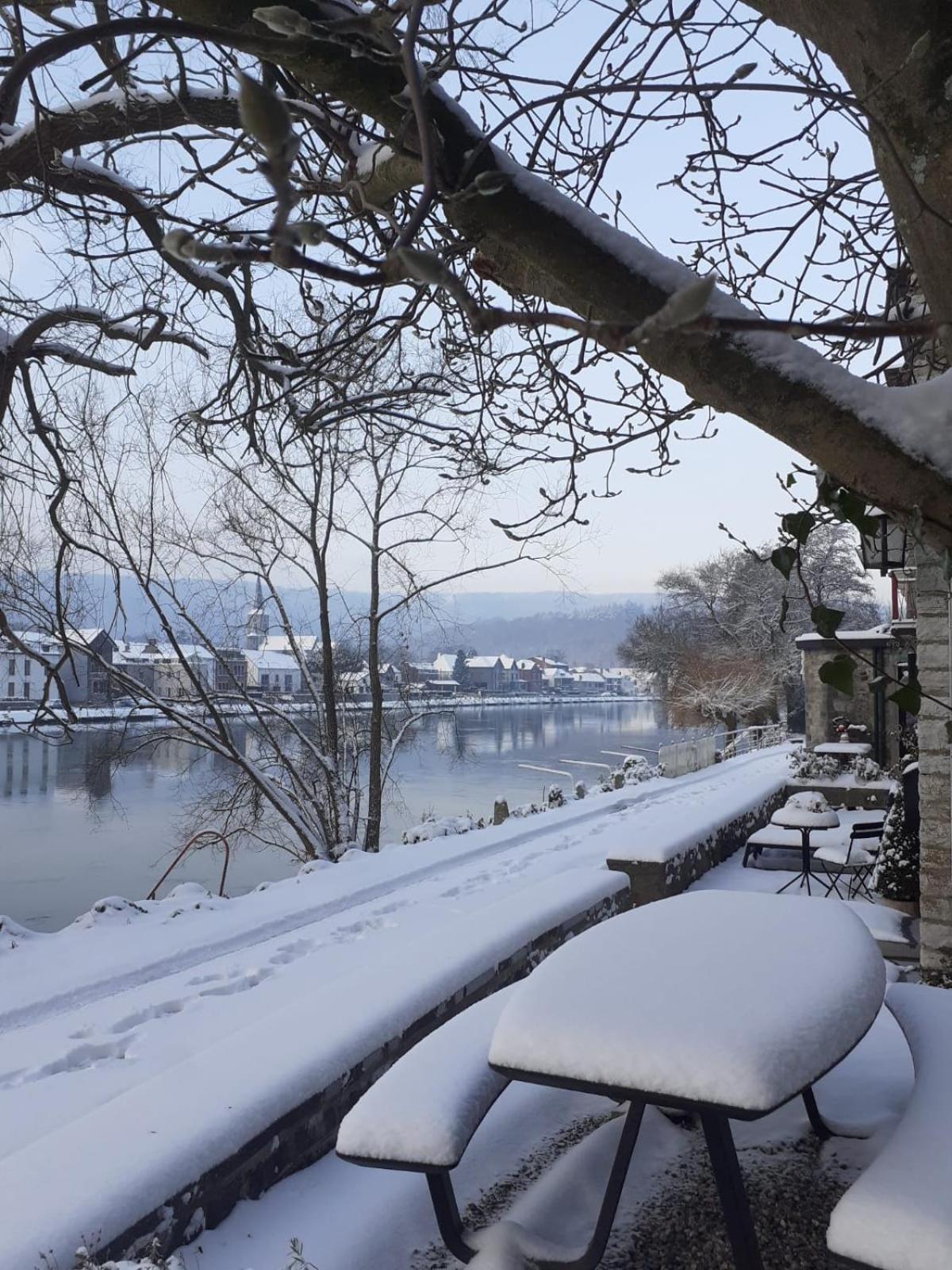 Pieds dans l'eau Private Wellness Bordure de Meuse