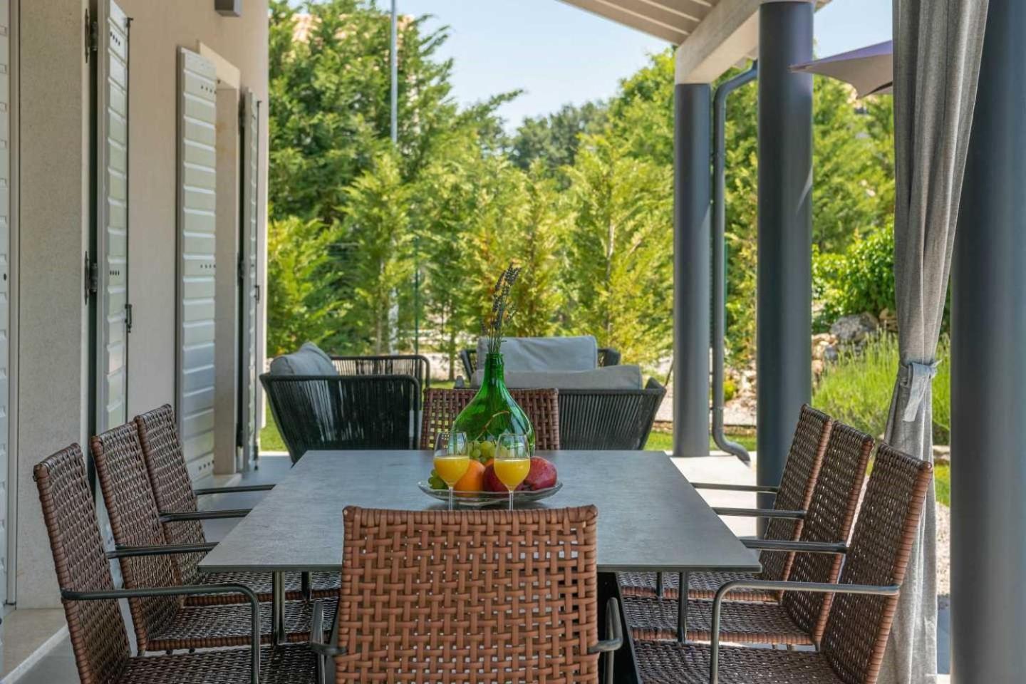 Villa Nevia view 3