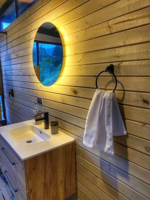 Magma Home Cabaña Loft - Guatape Piscina-Jacuzzi