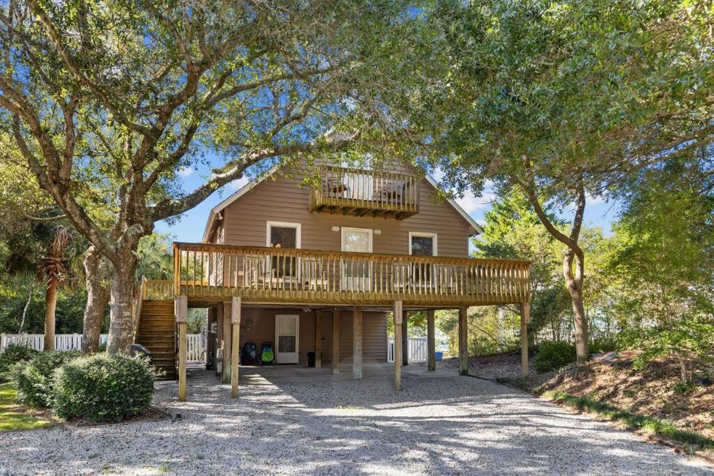 Why Knot Getaway. Emerald Isle Oasis view 3