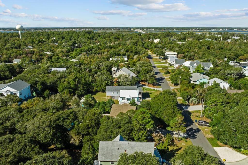 Why Knot Getaway. Emerald Isle Oasis view 5