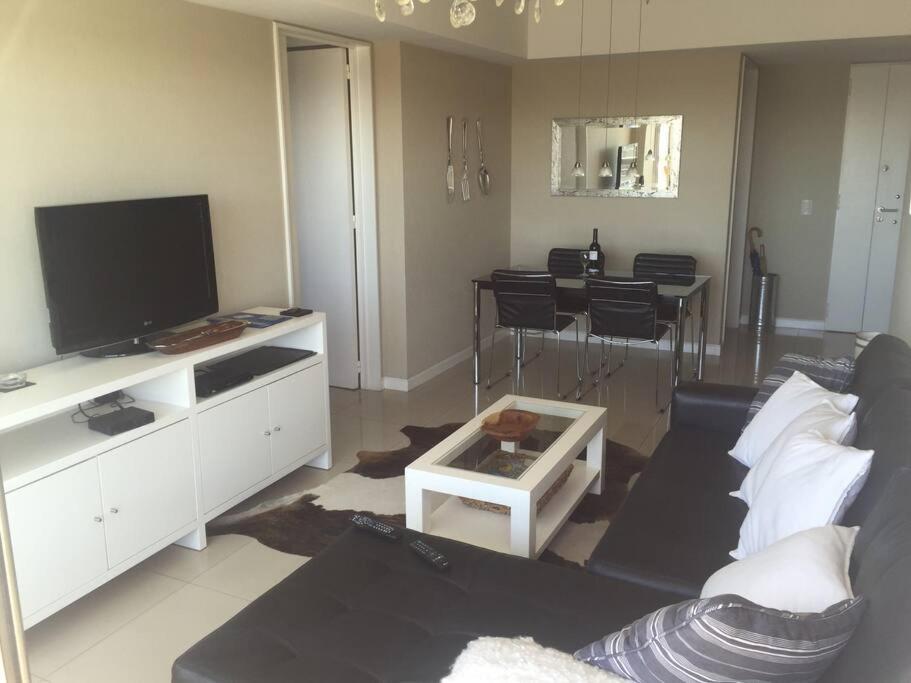 Palermo High Floor Apt. -City & River View-