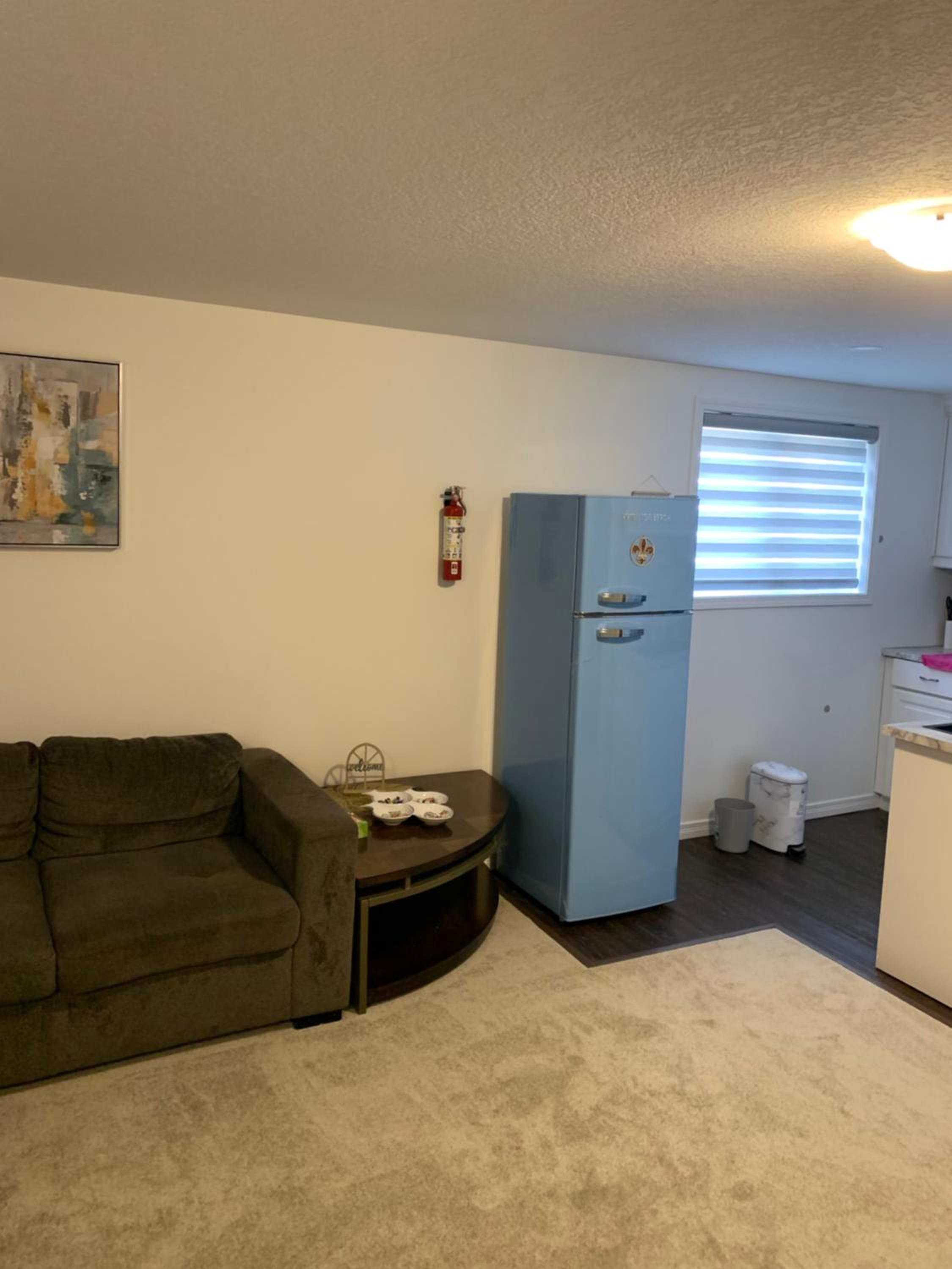 Modern 1 Bedroom + Den in Cambridge