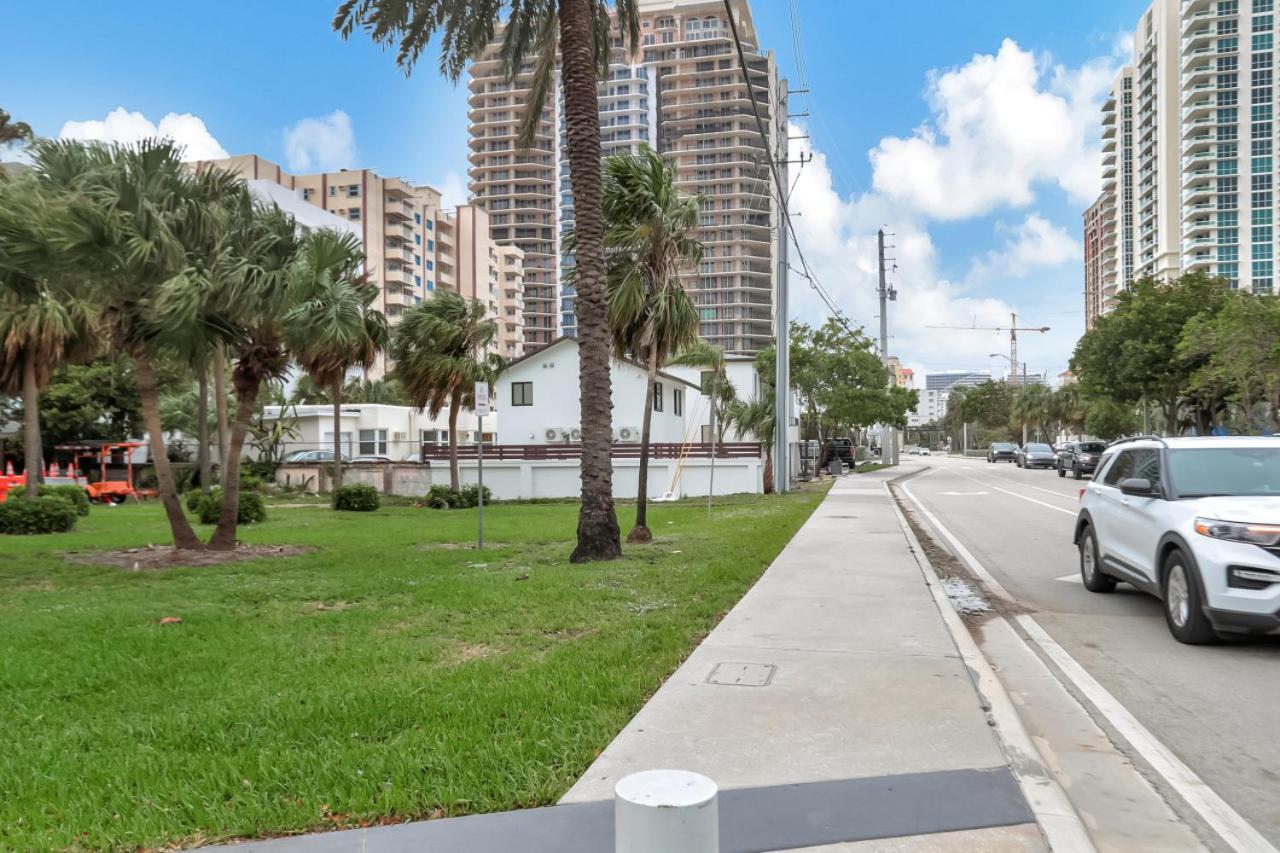 Condo Right off Las Olas Steps to FTL Beach 1A view 2