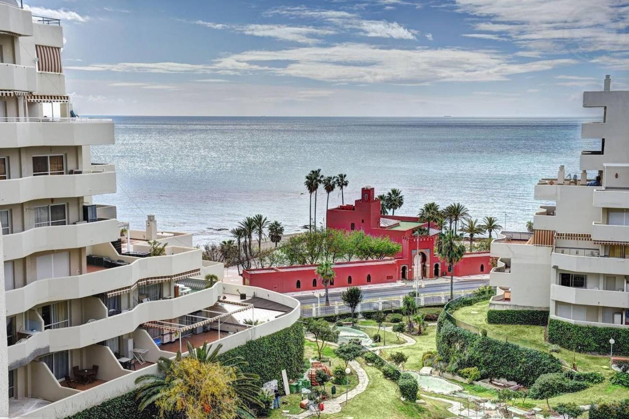Apartment with sea views and large terrace photo 1
