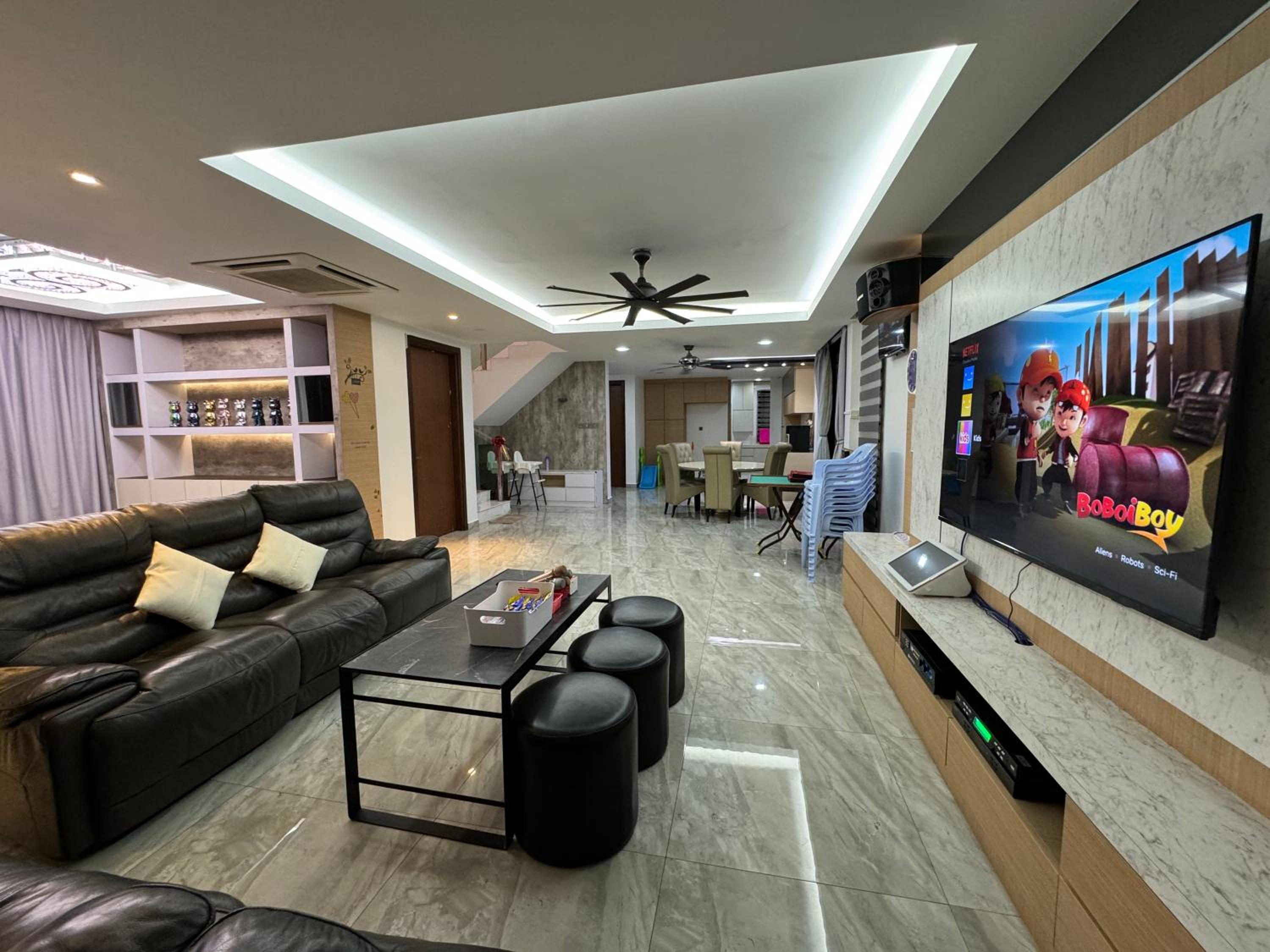 Near ksl bungalow near midvalley BBQ Karaoke wifi 300Mbps