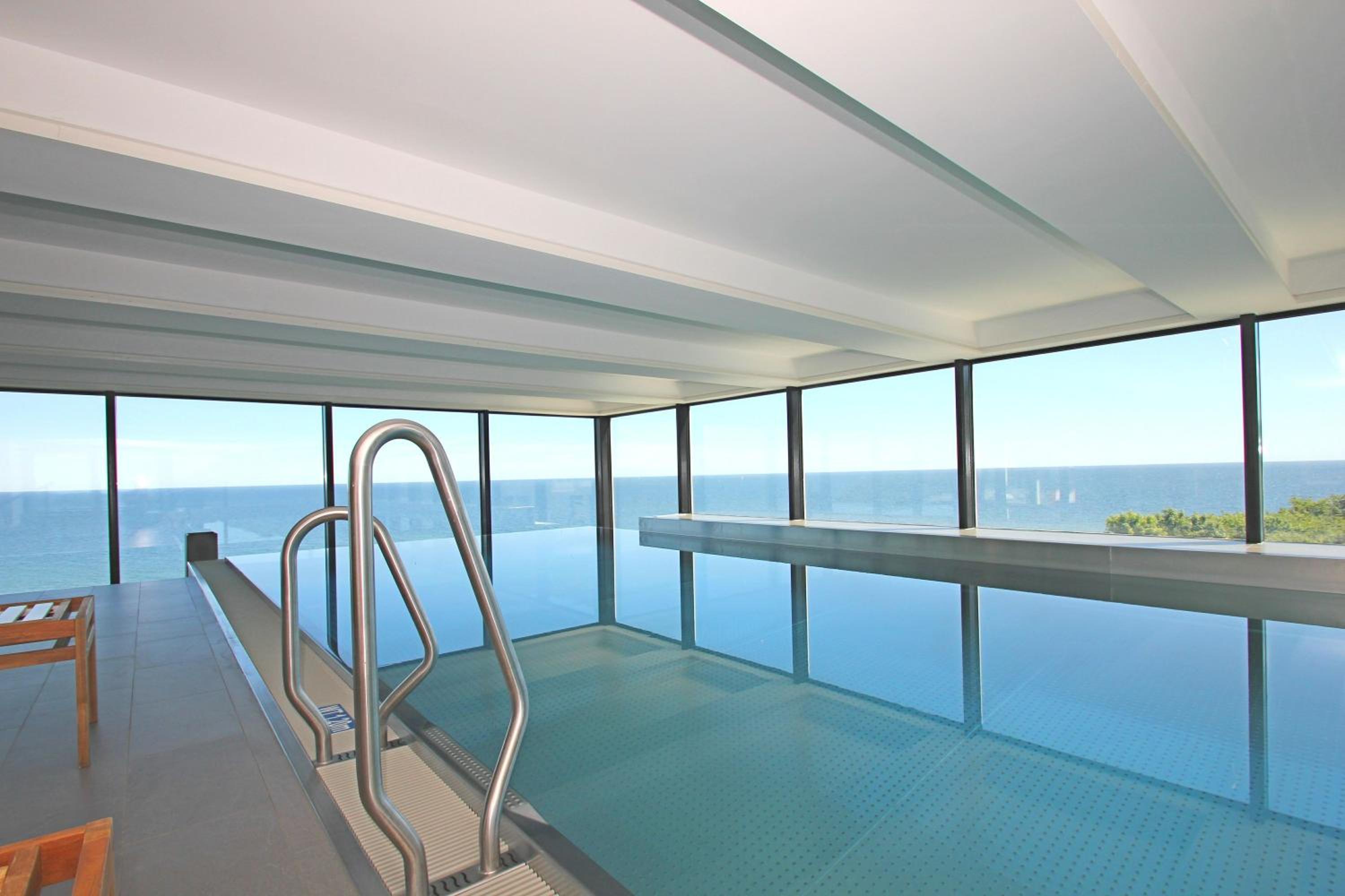 Pool und Sauna mit Meerblick, direkt an der Seebrücke - FIRST Sellin FeWo 3 8