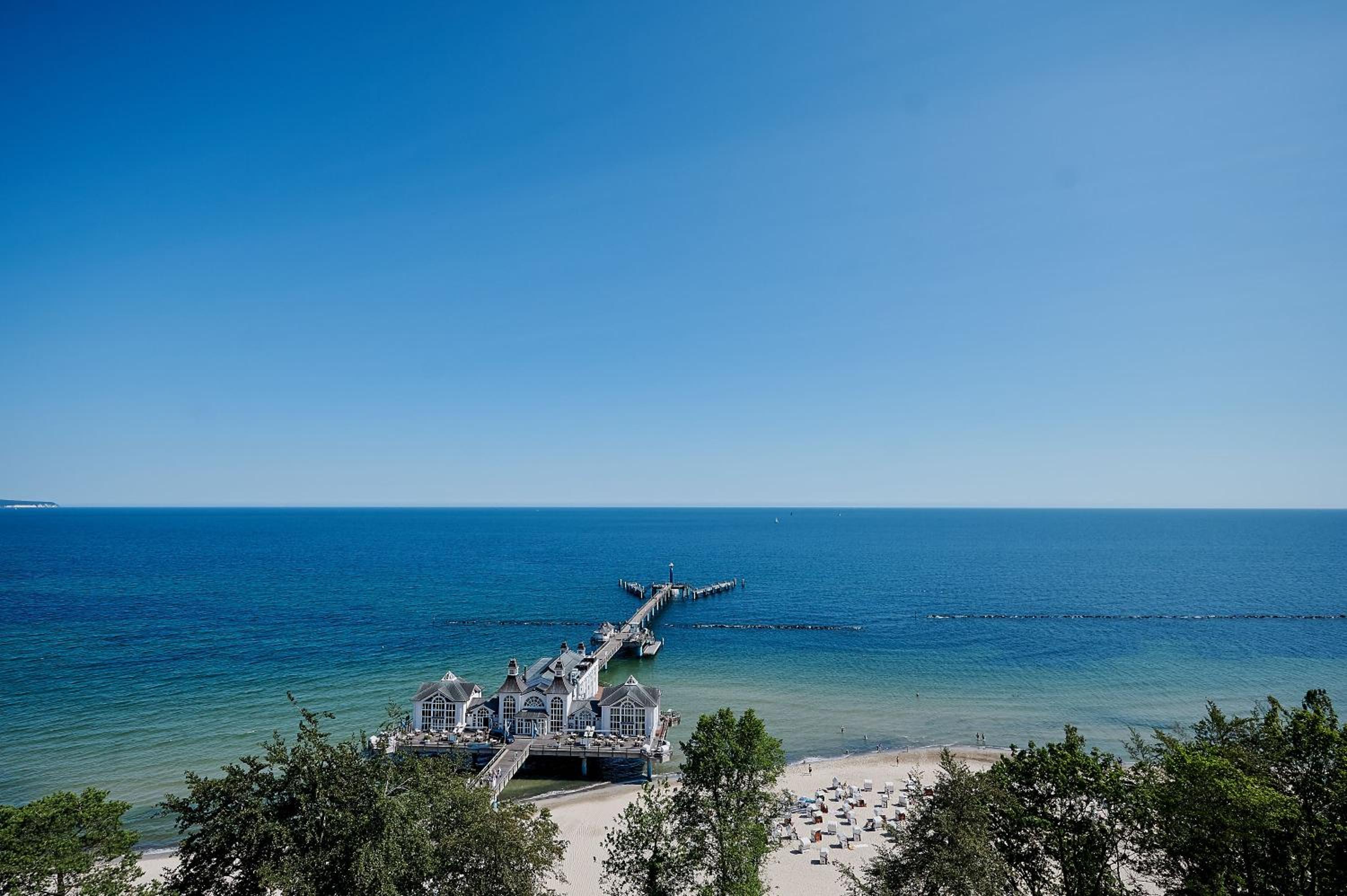 Pool und Sauna mit Meerblick, direkt an der Seebrücke - FIRST Sellin FeWo 3 8