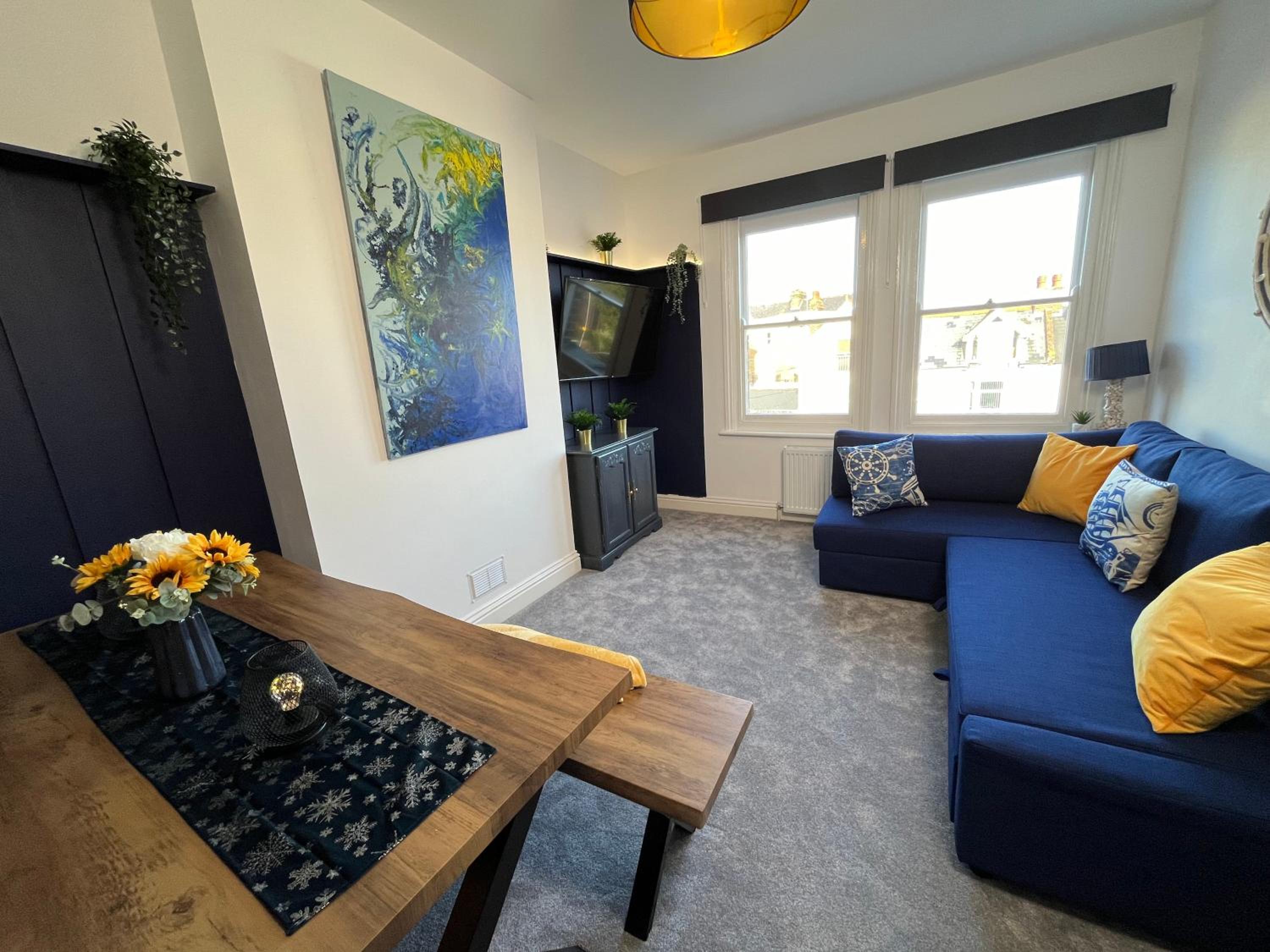 Seaside Apartment close to beach, town, station view 2