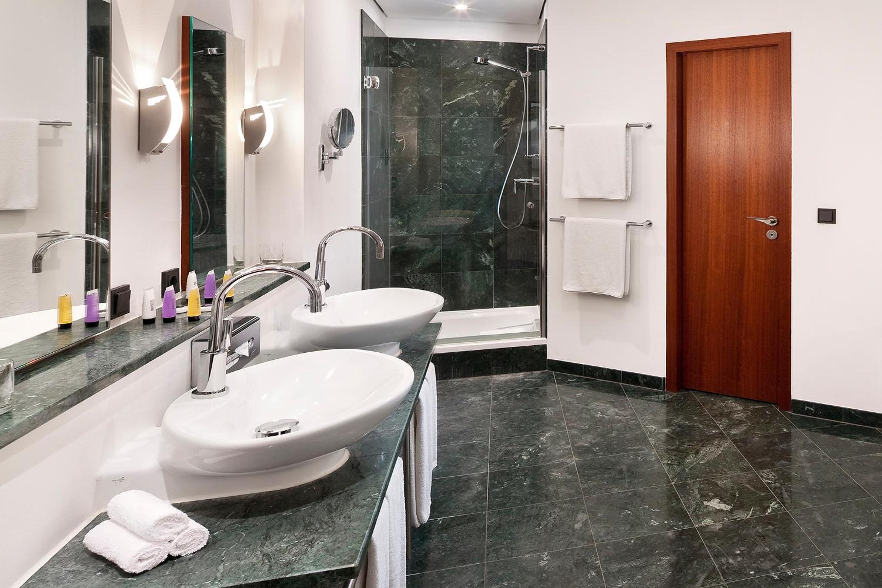 INNSiDE by Melia Frankfurt Eurotheum - Property Image 27