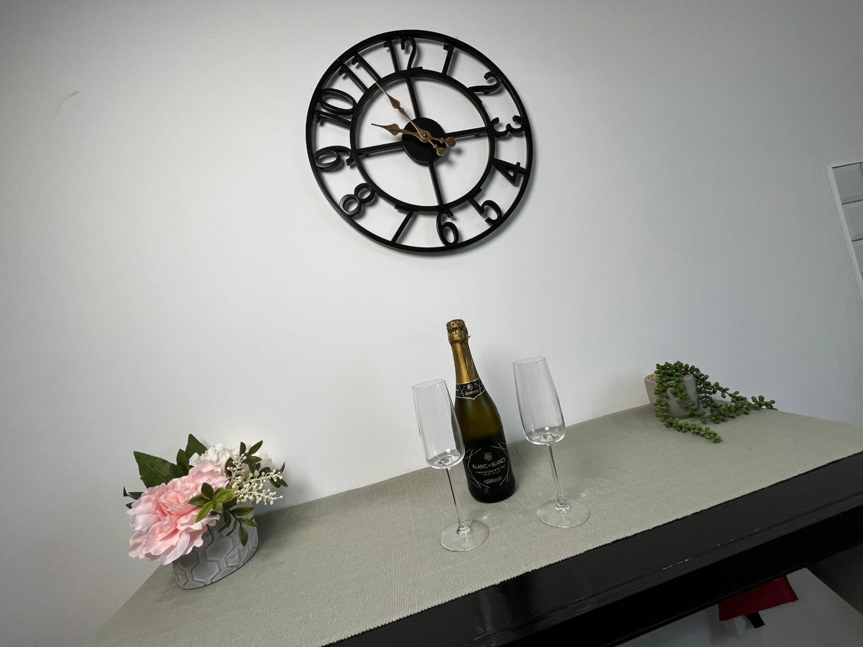 Seaside Apartment close to beach, town, station view 4