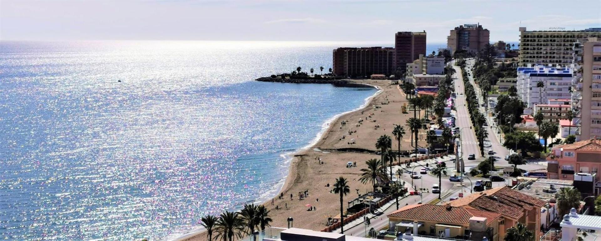 Benalmadena Front Line Sea View 1 Bedroom Large Apartment