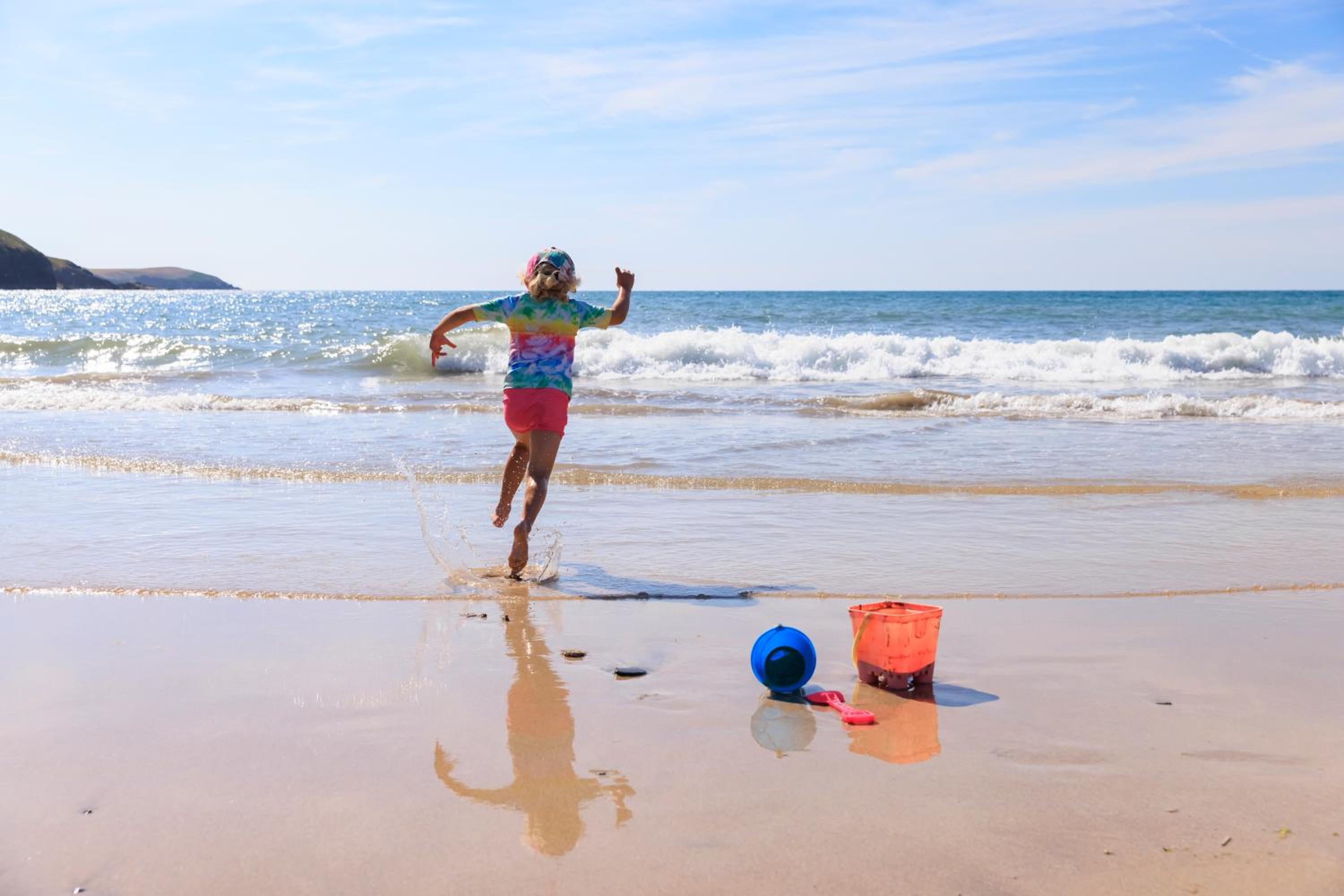 Coach House - 5 minutes from stunning beaches of Cardigan Bay view 3