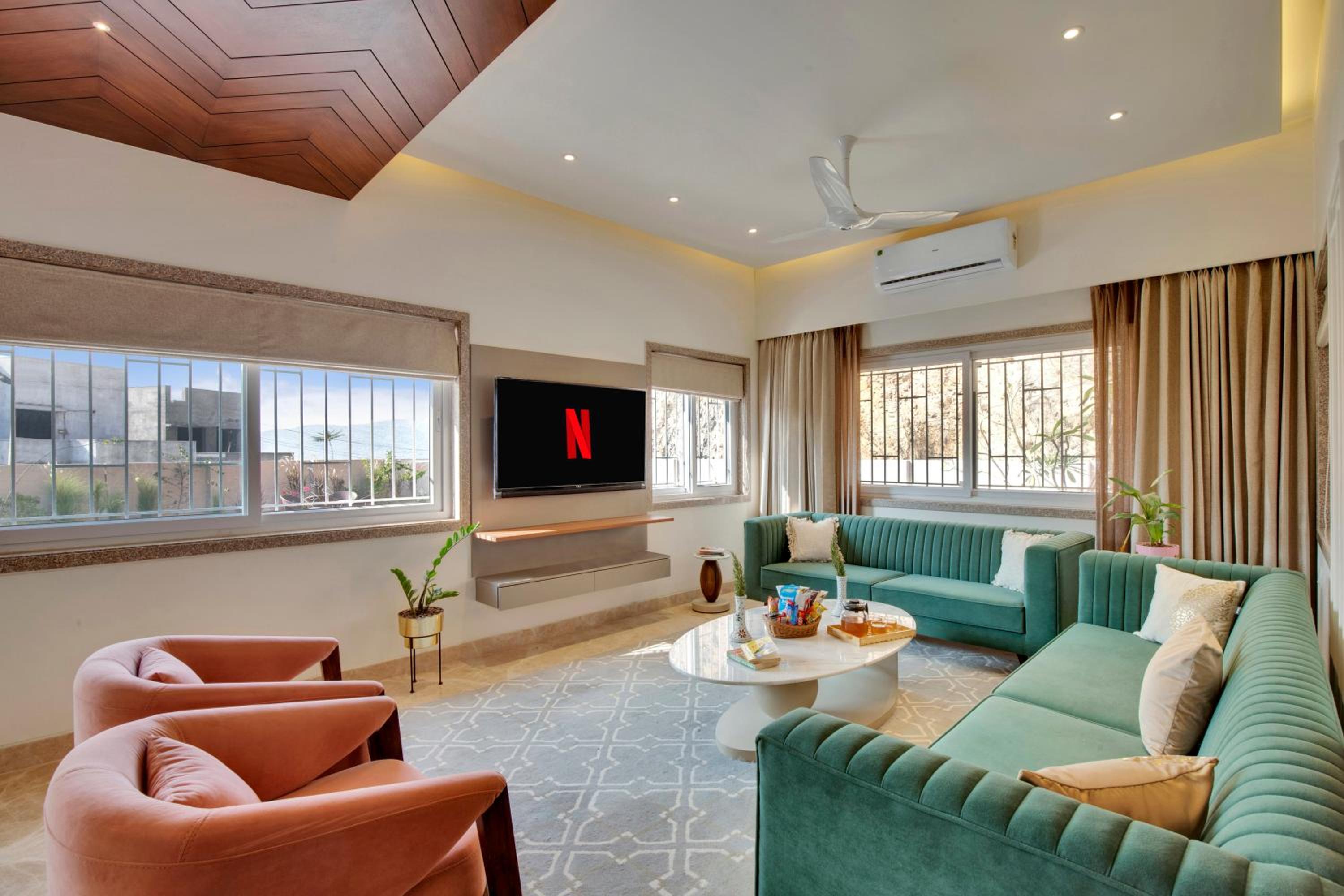 ELIVAAS Shourya Bliss Lux 3BHK Villa with Pvt Pool, Udaipur view 2