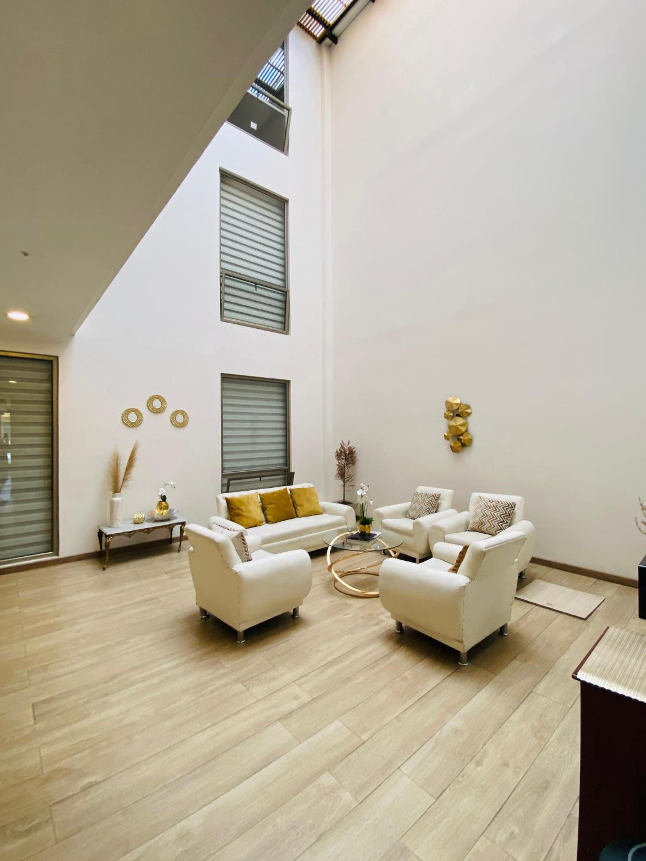 Hermoso dúplex nuevo con balcón y terraza
