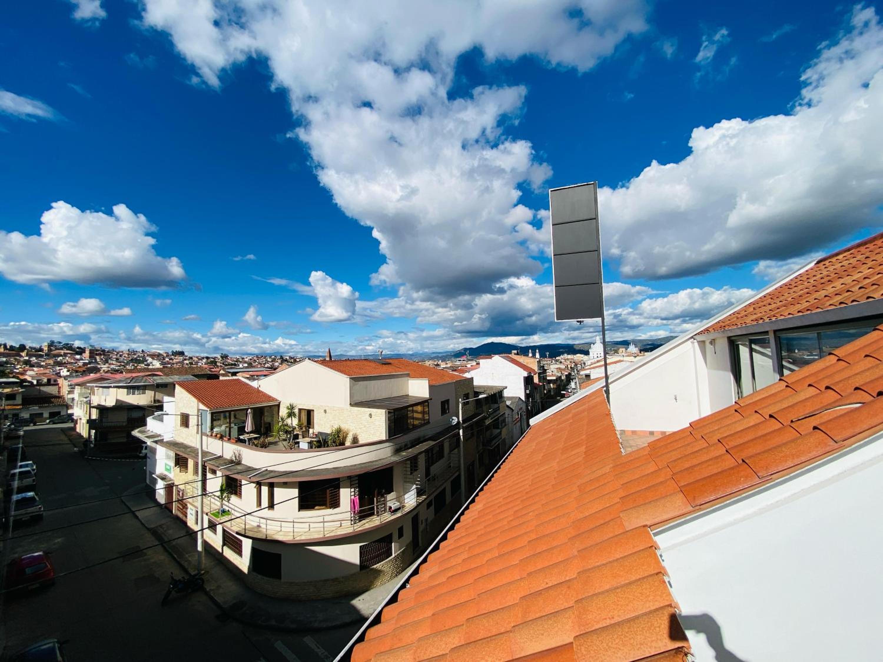 Hermoso dúplex nuevo con balcón y terraza