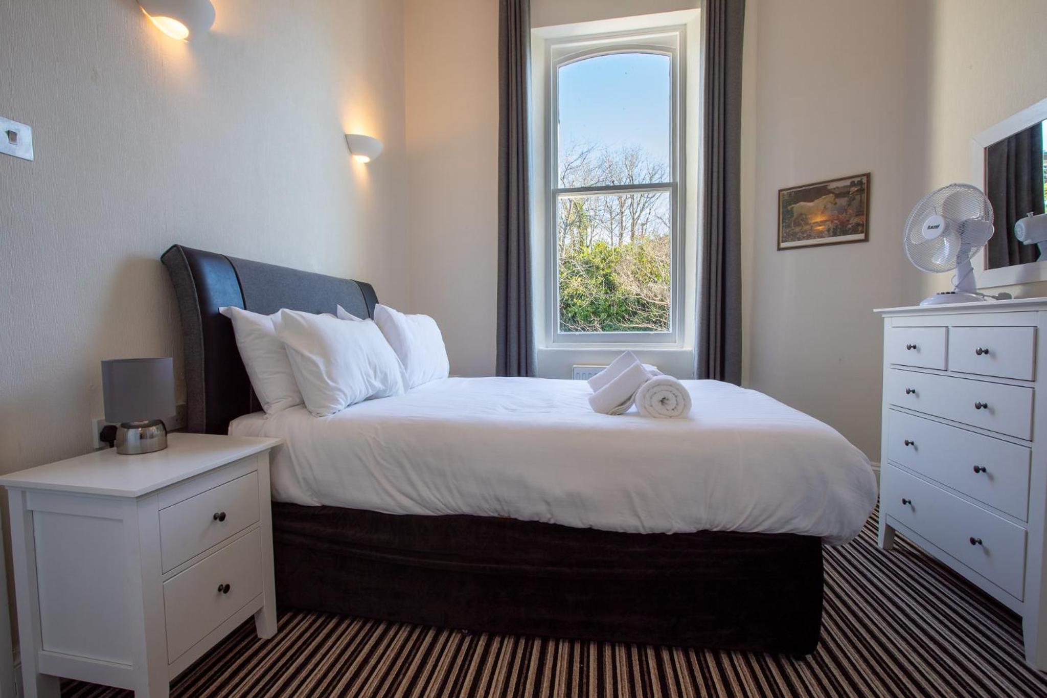 Cosy Flat in Victorian Villa- Parking & Garden view 3