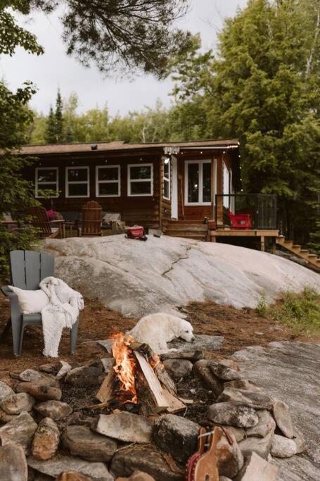 Waterfront private cottage on Koshlong Lake