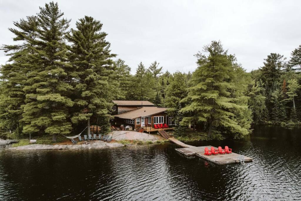 Waterfront private cottage on Koshlong Lake