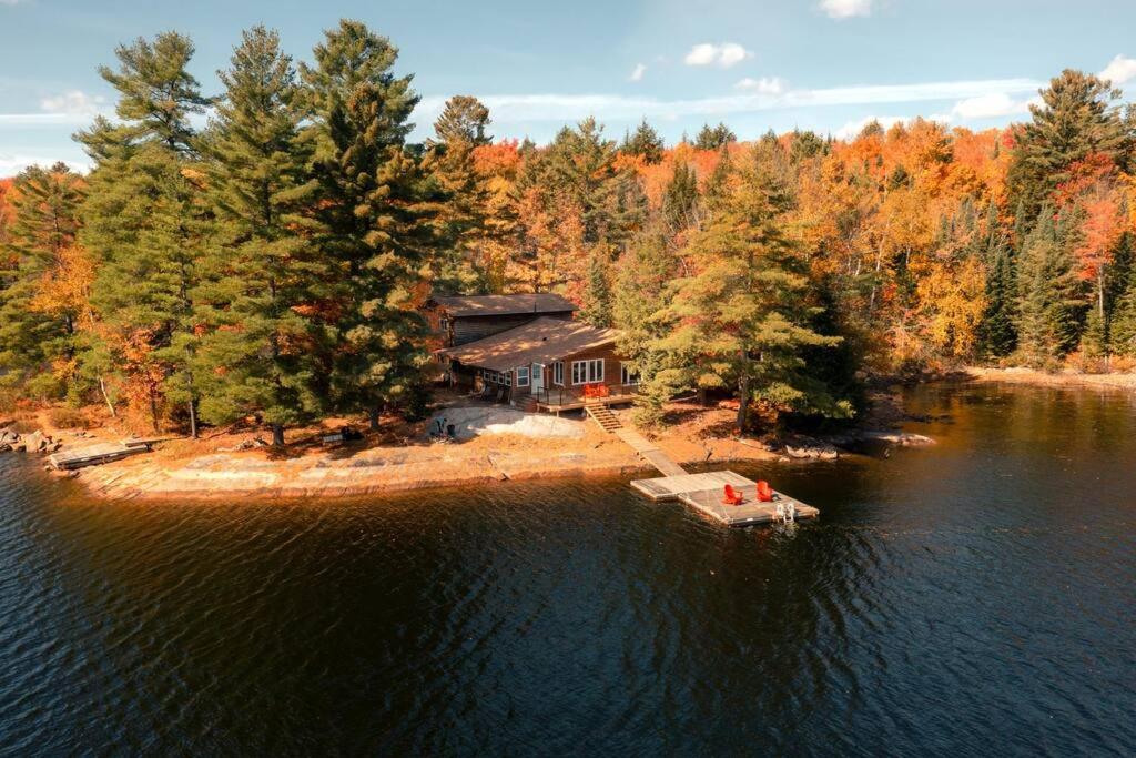 Waterfront private cottage on Koshlong Lake