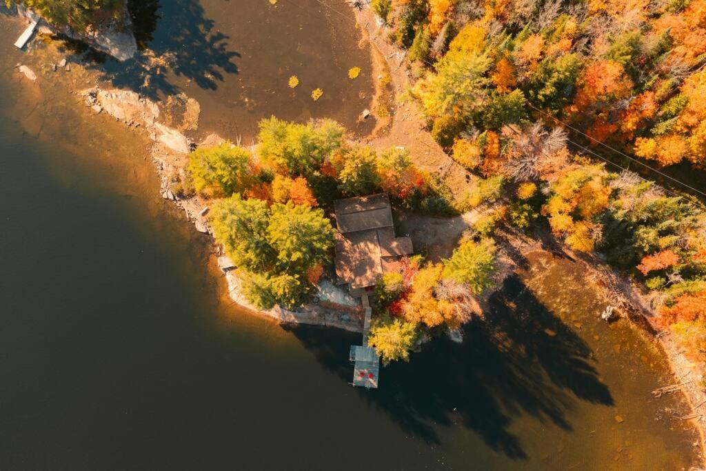 Waterfront private cottage on Koshlong Lake