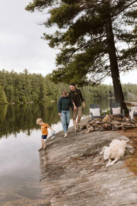 Waterfront private cottage on Koshlong Lake