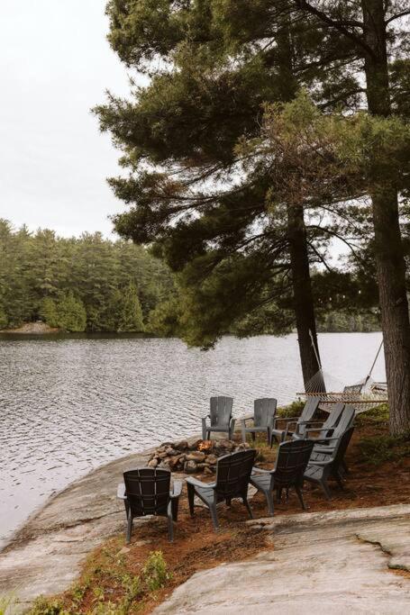Waterfront private cottage on Koshlong Lake