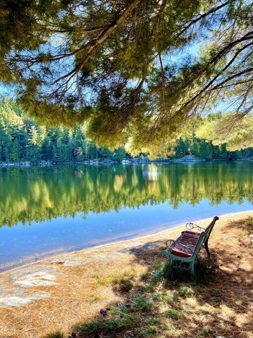 Waterfront private cottage on Koshlong Lake