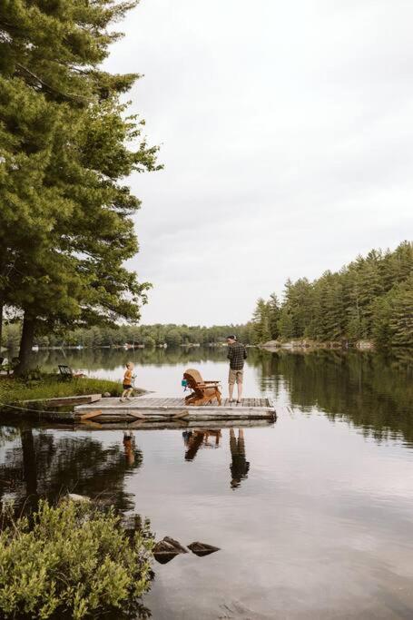 Waterfront private cottage on Koshlong Lake