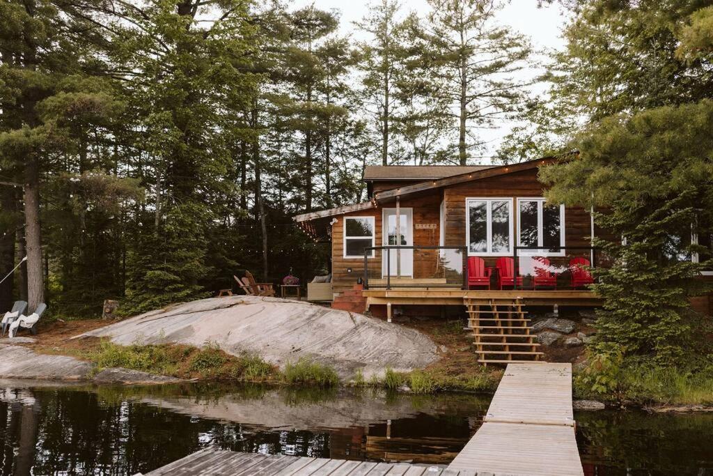 Waterfront private cottage on Koshlong Lake