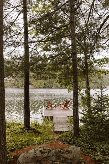 Waterfront private cottage on Koshlong Lake