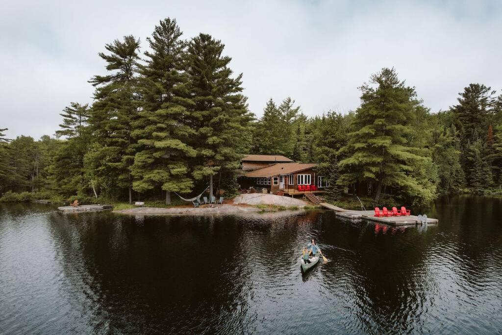 Waterfront private cottage on Koshlong Lake